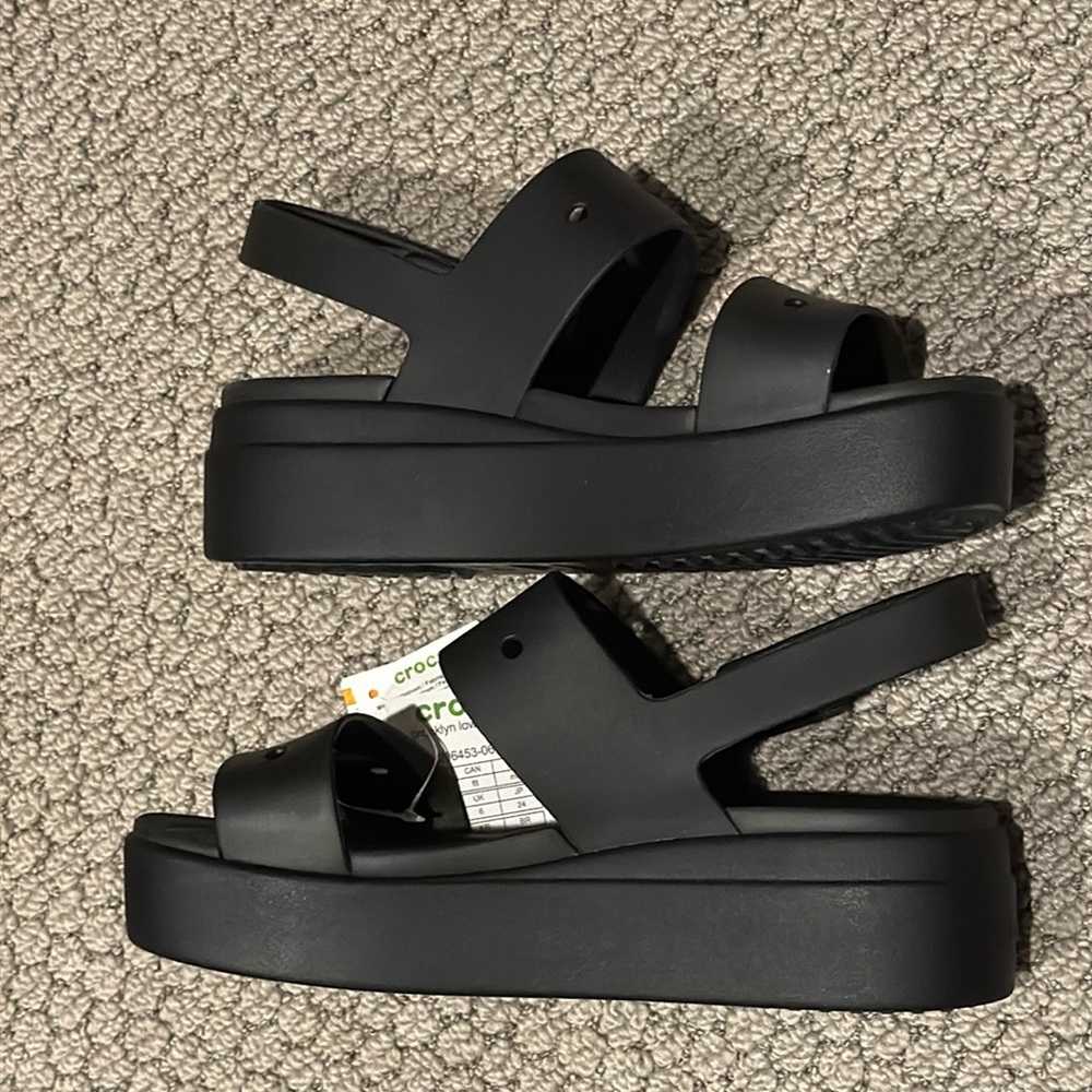 NWT CROCS Brooklyn Low Wedge Black Double-Strap Sandals